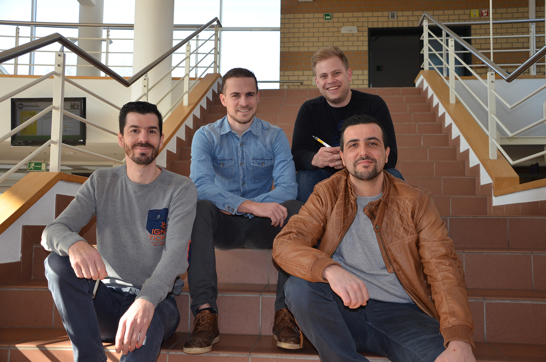 De studenten van oefenfirma EazyTools