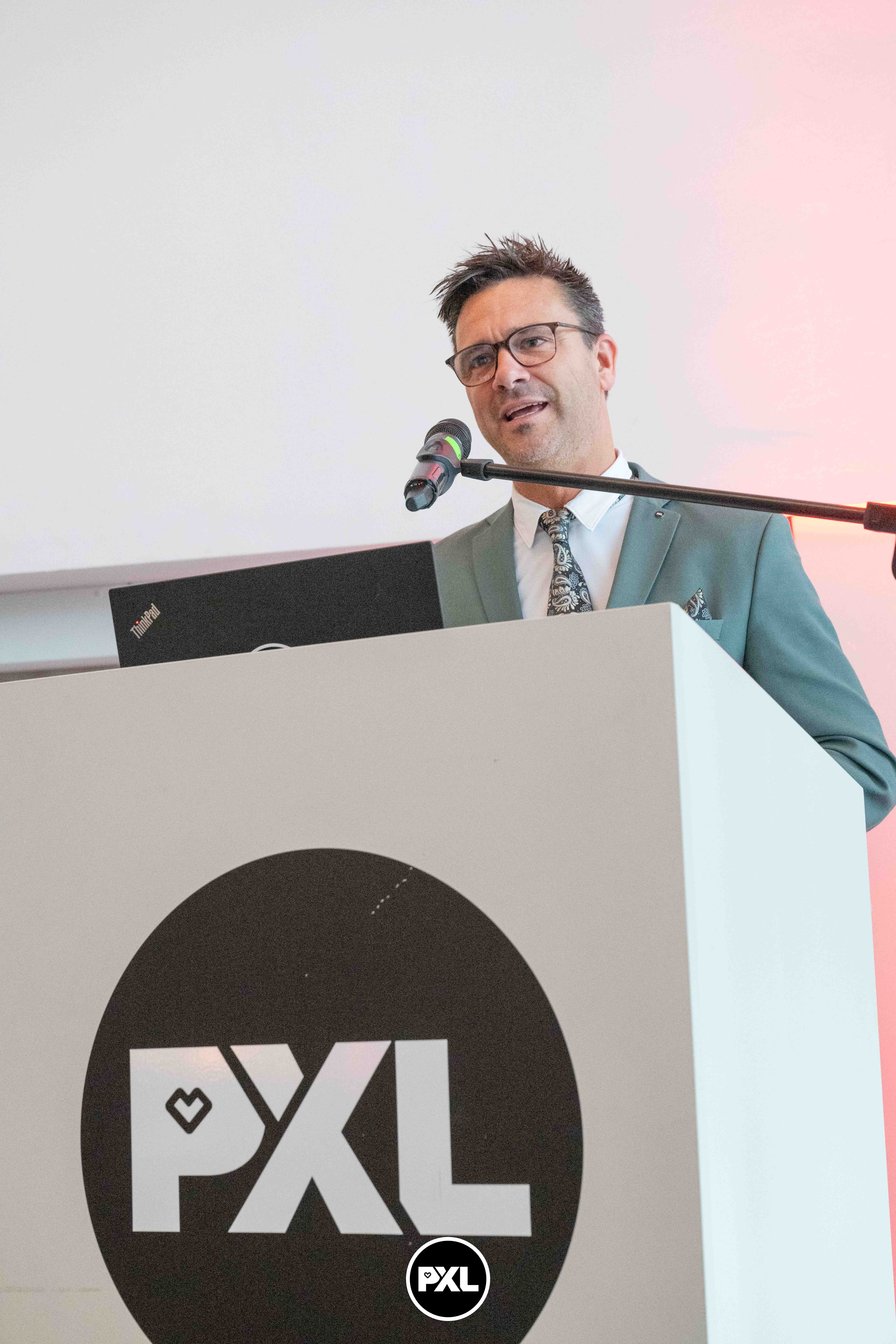 pensioenfeest Marc 09132024_053260 kopiëren.jpg