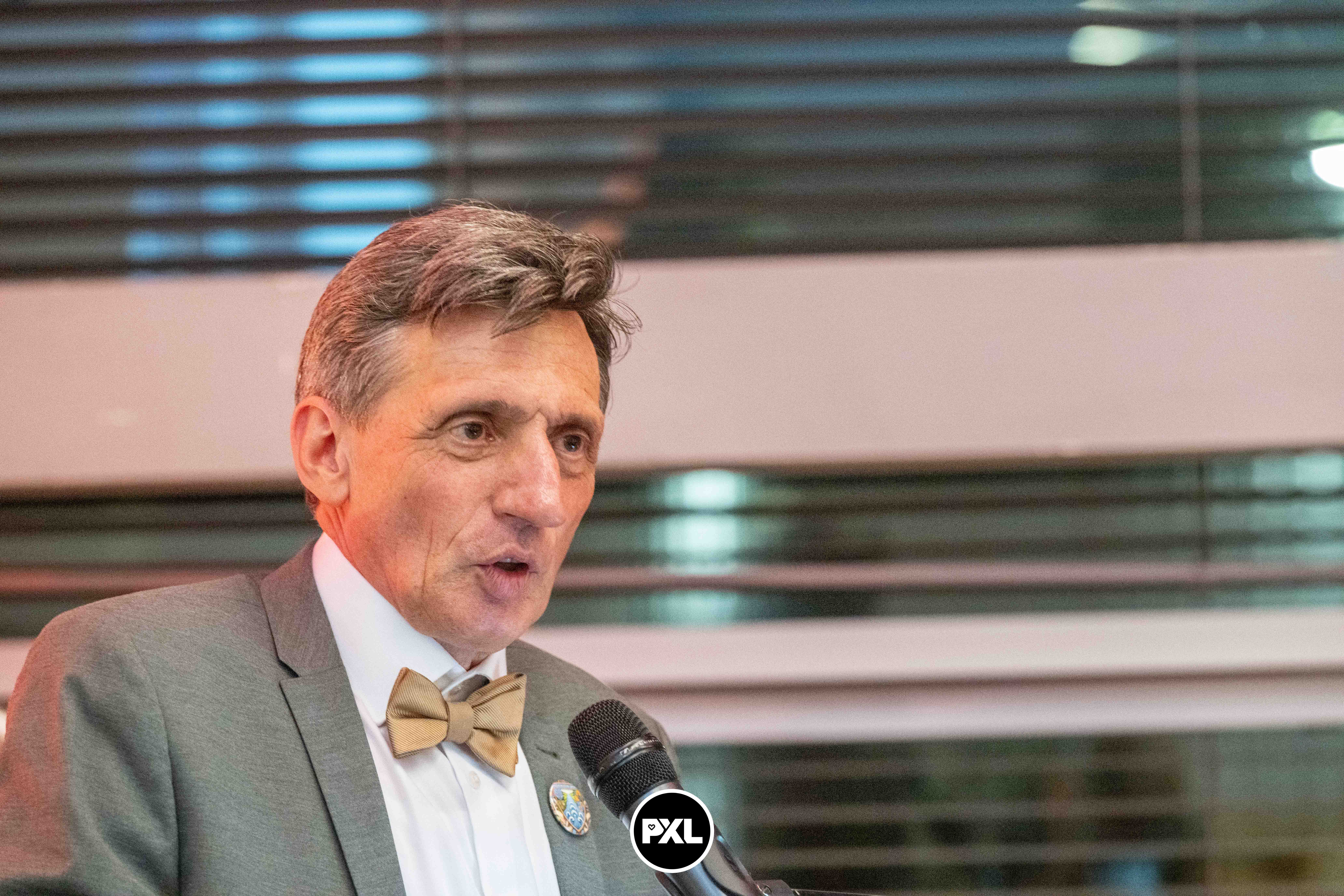 pensioenfeest Marc 09132024_053431 kopiëren.jpg